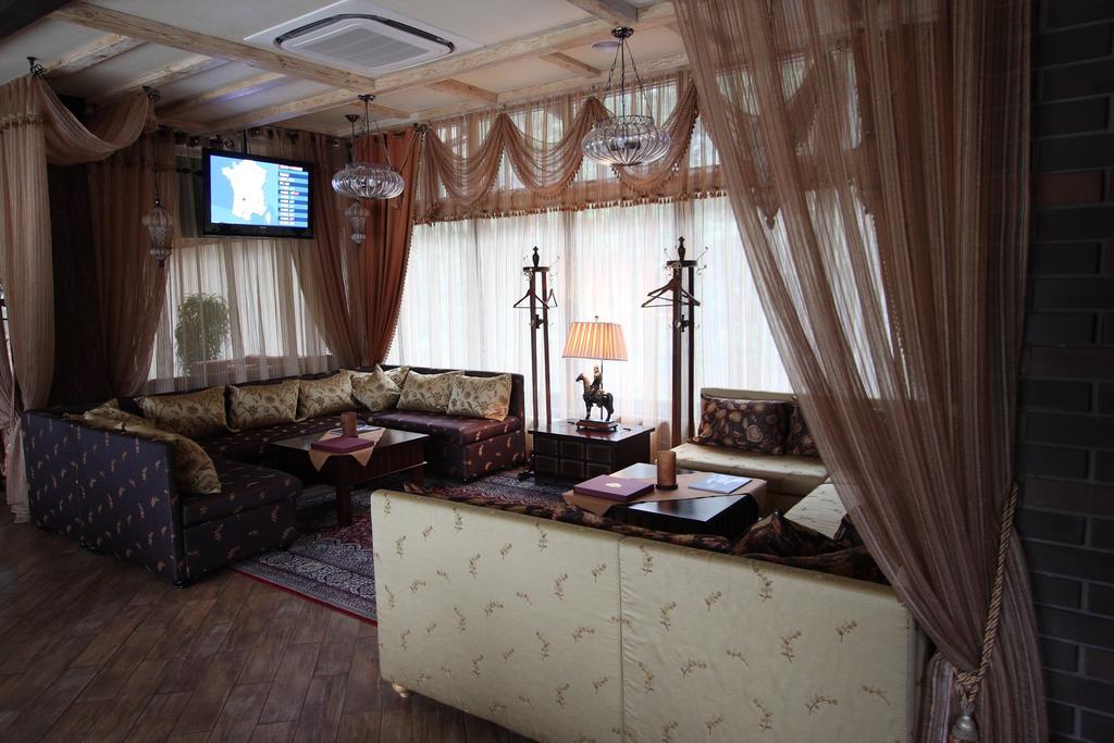 парк-отель конюшня бутенко 3* Процев